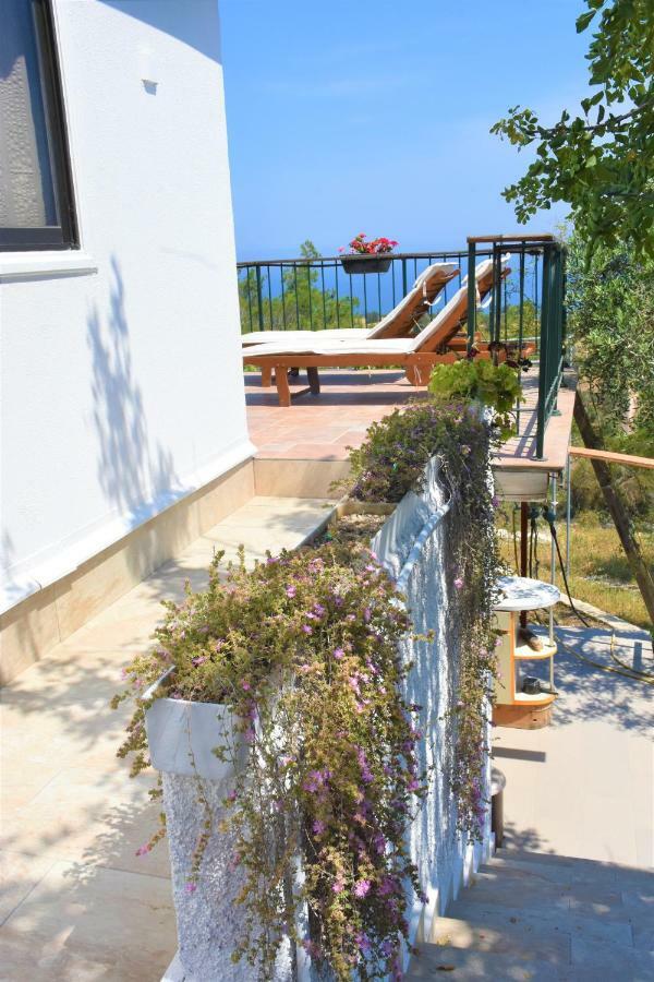 Philip'S Holiday House Neo Chorio Exterior foto